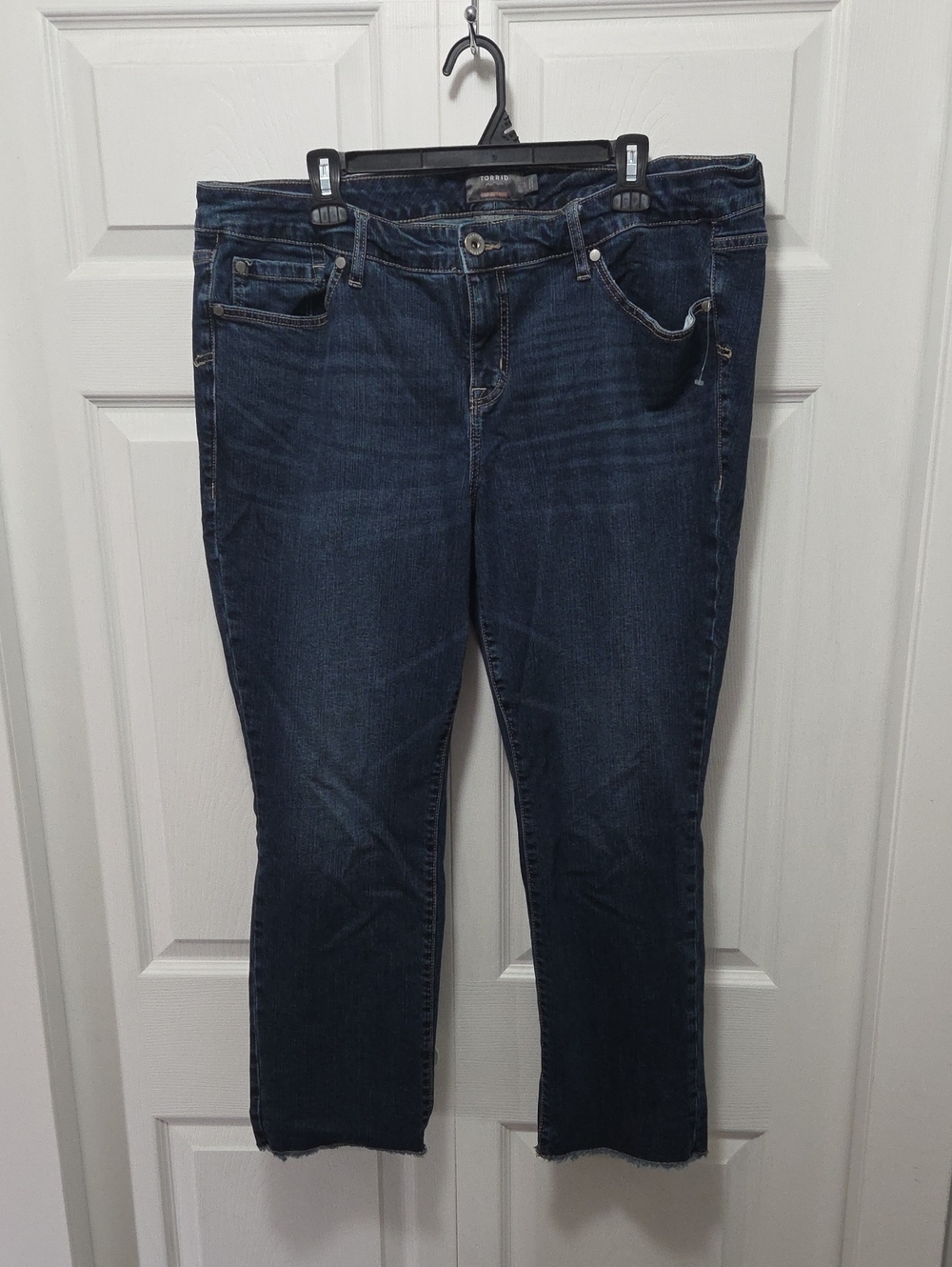 torrid Size 18 Dark Blue Cropped Stretch Jeans - Picture 1 of 5